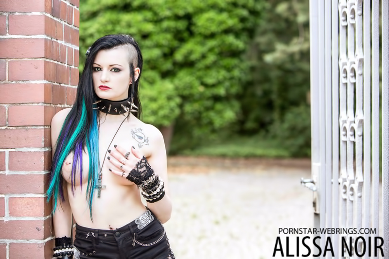 Alissa Noir - Pornostar Interview - Click here !